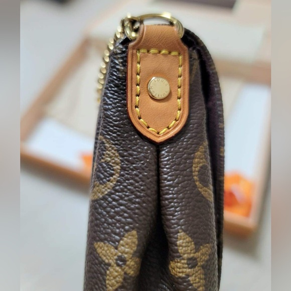 Louis Vuitton Favorite MM - Picture 10 of 14